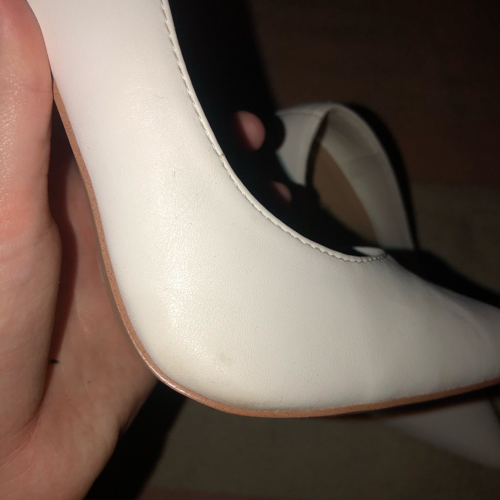 Gold detailed white shoes - Picture 5 of 10